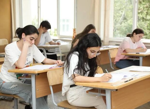 Uzun mətnlər abituriyentlərə vaxt itkisi yaradır – DİM-ə təklif