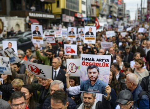 “Bəsdir, artıq nəfəs ala bilmirik” – Türkiyədə etiraz aksiyası keçirilir