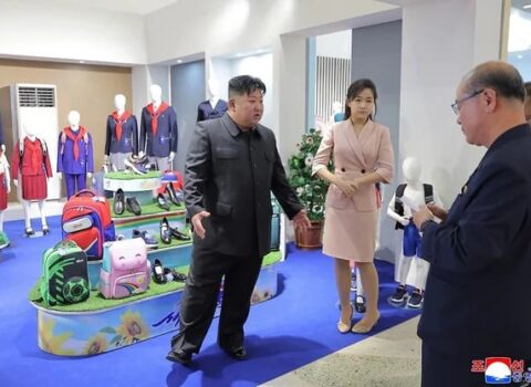 Kim Çen İnin sərgidən görüntüləri yayıldı – Foto