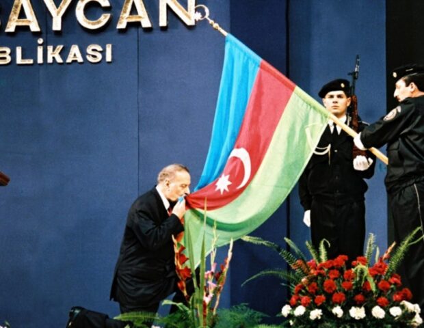 Bu gün Azərbaycanın siyasi tarixini dəyişən gündür – Heydər Əliyev faktoru… 