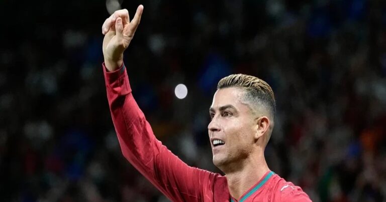 Ronaldo millidən uzaqlaşdırılıb