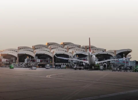 Husilər yenidən Ər-Riyad aeroportuna hücum edib