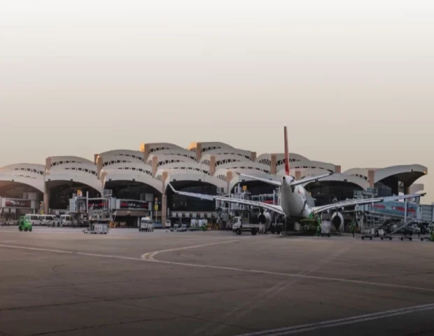 Husilər yenidən Ər-Riyad aeroportuna hücum edib