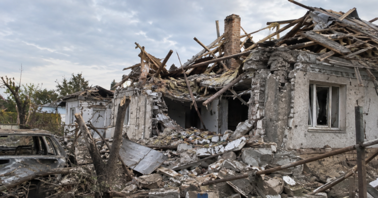 Rusiya ordusu Donetsk vilayətində qəsəbəni “Smerç” raketləri ilə vurub, ölənlər var