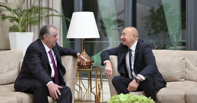 Prezident İlham Əliyev Tacikistan Prezidenti ilə görüşüb