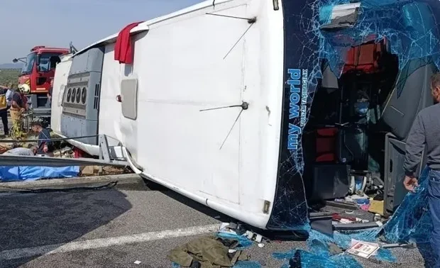 Sərnişin avtobusu ilə TIR toqquşdu: 11 nəfər öldü, 27 yaralı – FOTO / VİDEO 