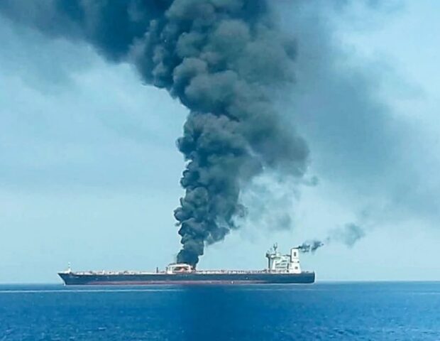 Hörmüz boğazında neft tankerlərinə hücum edilib
