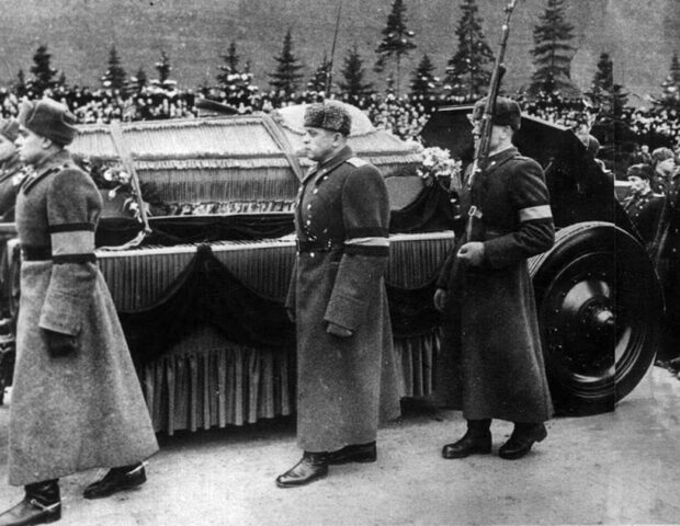 Stalinin cəsədi mavzoleydən necə çıxarıldı? – 1961-ci ilin gizli gecə əməliyyatının pərdəarxası