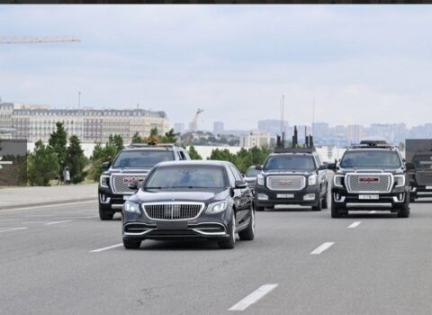 İlham Əliyev sükan arxasında, Kadırov yanında… – FOTO