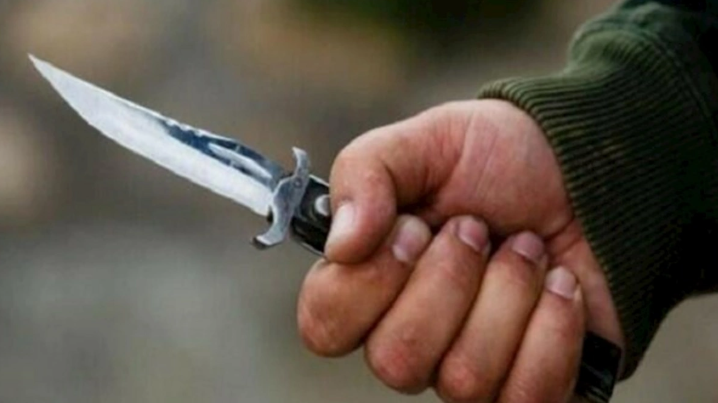 29 yaşlı gənc boğazından bıçaqlandı – Şübhəli atasıdır