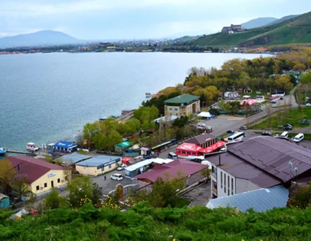Ermənistanla Qırğızıstan Göyçə gölü ilə bağlı sənəd imzaladı