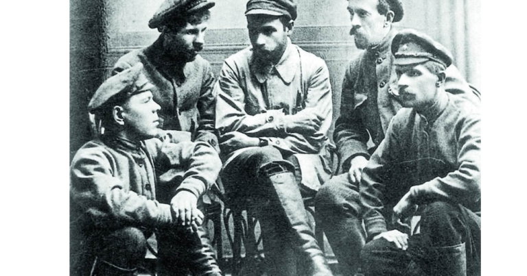 Araz çayını keçərək canını qurtaran cekistin faciəli həyatı – Sadə çilingər niyə Leninə qarşı çıxdı?