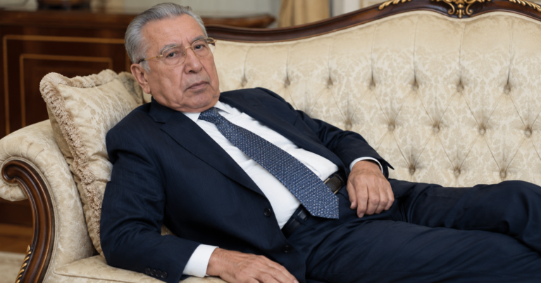 Ramiz Mehdiyev məhkəməyə bu vəziyyətdə qoşulubmuş Ramiz Mehdiyev məhkəməyə bu vəziyyətdə qoşulubmuş