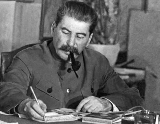 Bütöv bir institut bir adama qarşı”: Kəsfiyyat Stalinin fikirlərini necə açmağa çalışırdı