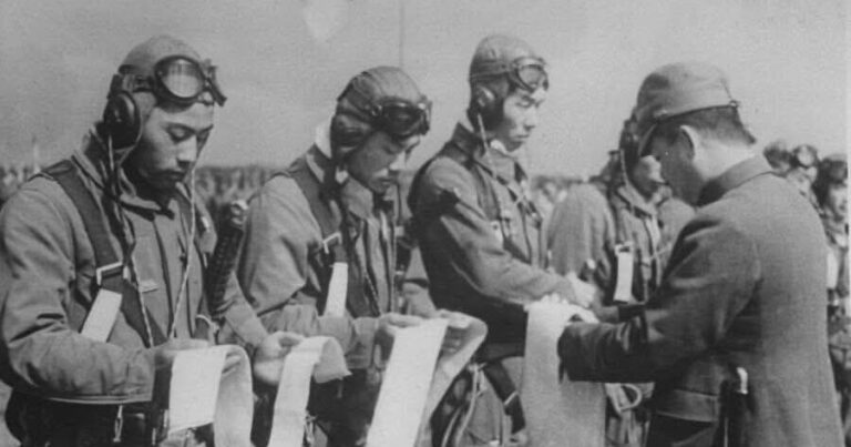 Kamikadzelər: İmperator naminə ölümə gedən pilotların hekayəsi