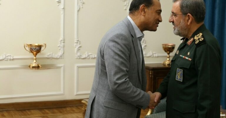 Mustafayevlə soyuq görüşən general pakistanlı naziri öpmədi – VİDEO