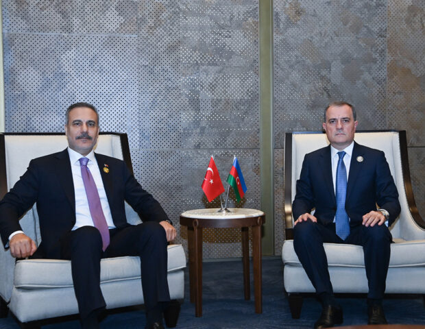Ceyhun Bayramov Hakan Fidanla görüşdü
