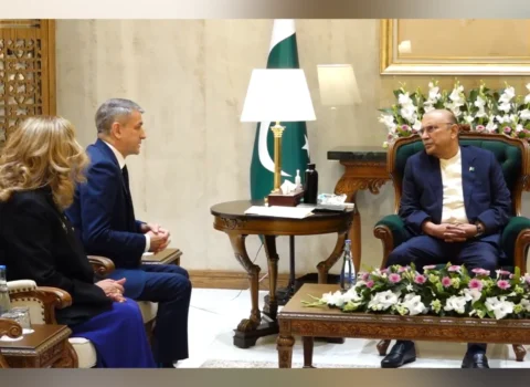 Azərbaycanın səfiri Pakistan Prezidentinə etimadnaməsini təqdim edib