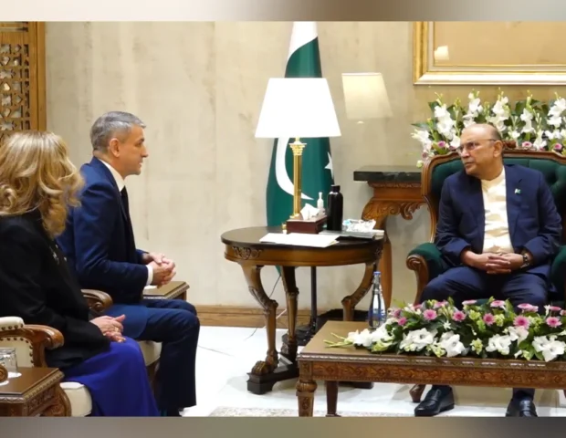Azərbaycanın səfiri Pakistan Prezidentinə etimadnaməsini təqdim edib