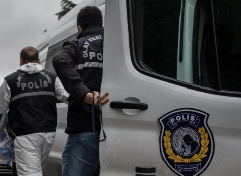 Məşhur türkiyəli müğənnini 10 İL HƏBS GÖZLƏYİR – FOTO