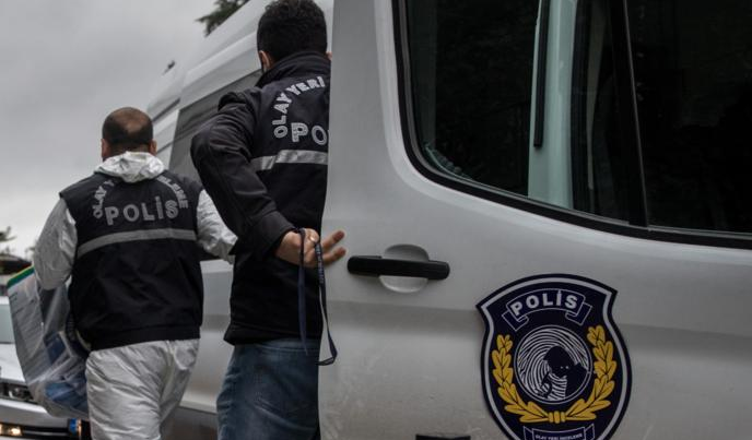 Məşhur türkiyəli müğənnini 10 İL HƏBS GÖZLƏYİR – FOTO