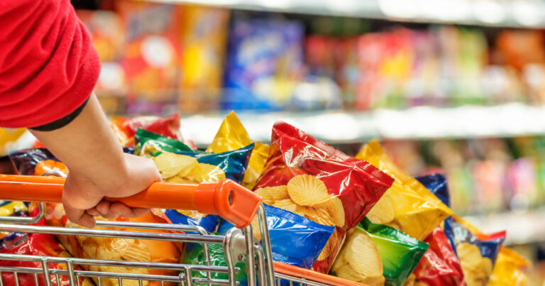 Bakıda supermarketdə 100 minlik fırıldaq – Müdir çipsilərə görə həbs edildi
