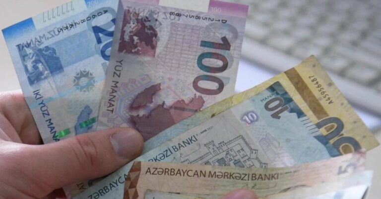 Azərbaycanda bəzi şəxslərin maaşları müəyyənləşdi