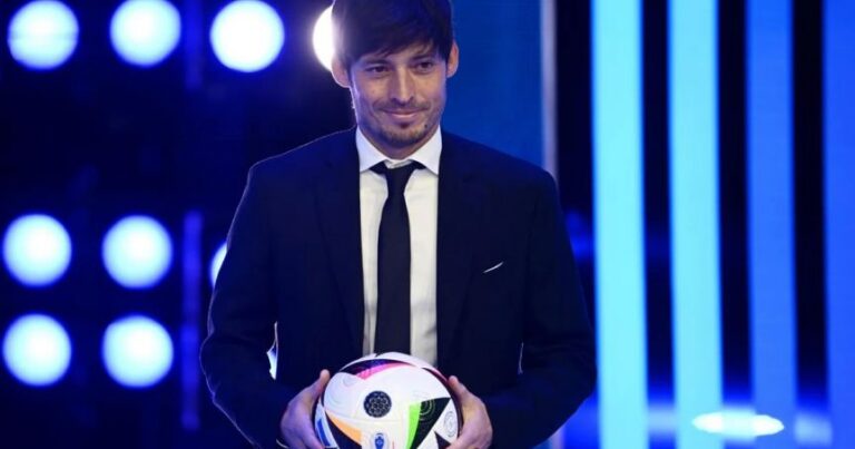 Məşhur futbolçu 40 yaşında karyerasını bərpa etdi Məşhur futbolçu 40 yaşında karyerasını bərpa etdi