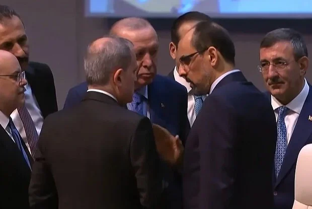 Ərdoğan Bayramovla ayaqüstü söhbət etdi – Video