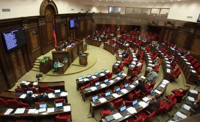 Ermənistan hərbi xərclərini 47 milyard artırdı