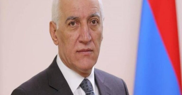 “Ermənistan Prezidentinin səhhəti pisləşib” “Ermənistan Prezidentinin səhhəti pisləşib”