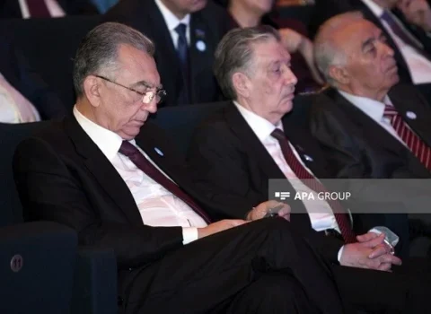 YAP-ın qurultayından maraqlı FOTOLAR