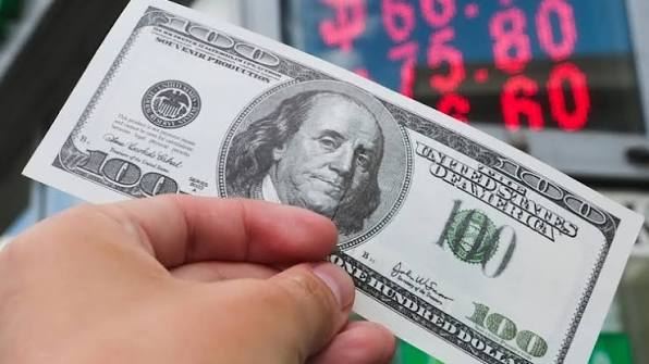 Banklar köhnə dollarları niyə qəbul etmir? – İqtisadçı səbəbi açıqladı