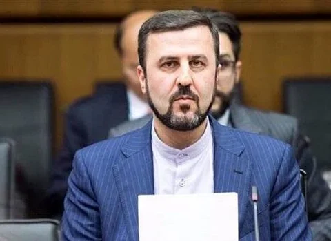 Kazım Qəribabadi Azərbaycana gəlir