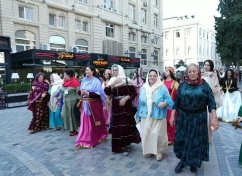 Bakıda “Kəlağayı” yürüşü – Fotolar