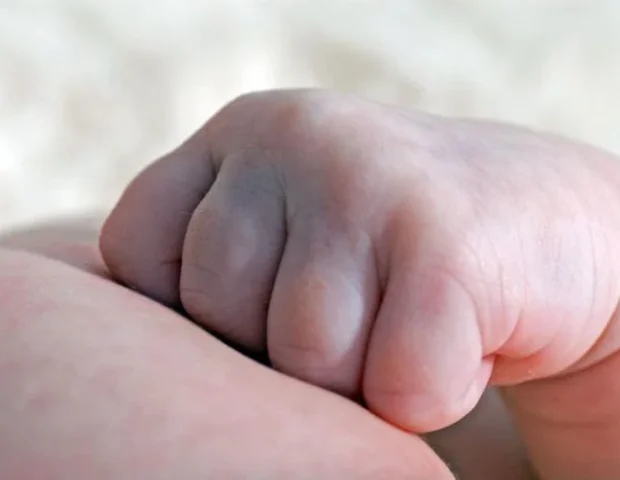 13 yaşlı azərbaycanlı qızın əkiz övladı oldu