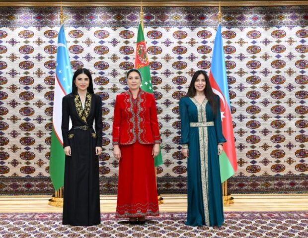 Prezident qızları bir arada – Foto
