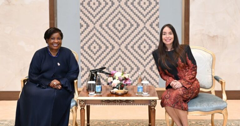 Leyla Əliyeva Səmərqənddə Zimbabvenin birinci xanımı ilə görüşüb