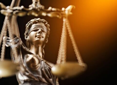 Sabiq rəisin ölümünə səbəb olan bank işçisi yenidən məhkəmə qarşısında