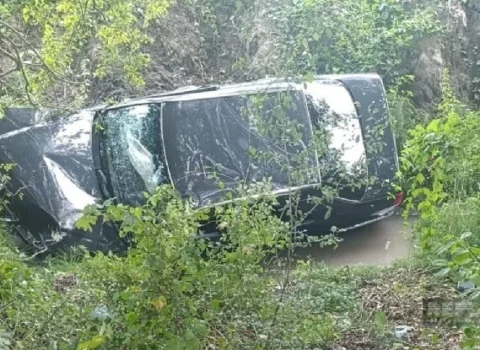 Biləsuvarda “Mersedes” aşdı: 1 ölü, 1 yaralı