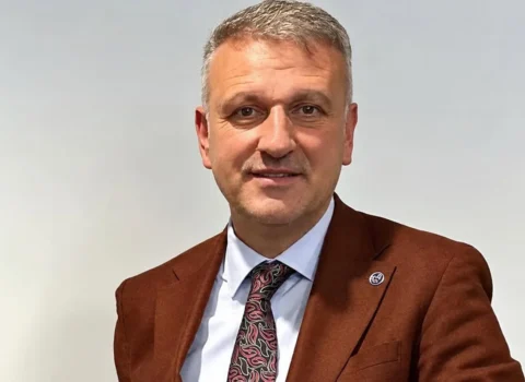 Saral istefasından yazdı: Vəzifə müvəqqətidir…