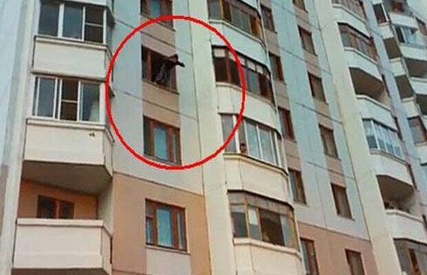 Gənc oğlan binadan yıxılıb öldü