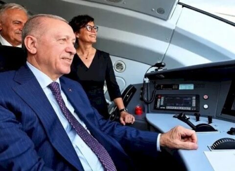 Ərdoğan qatarı özü idarə etdi – VİDEO