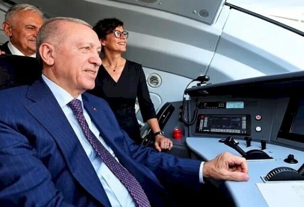 Ərdoğan qatarı özü idarə etdi – VİDEO