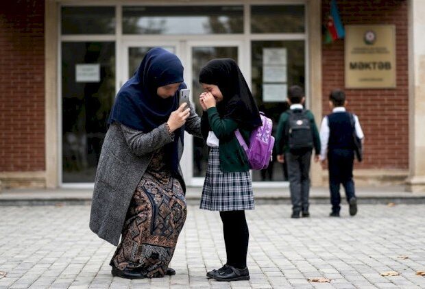 “Ana uşağa deyib ki, “sən ağla, videoya çəkəcəyəm”