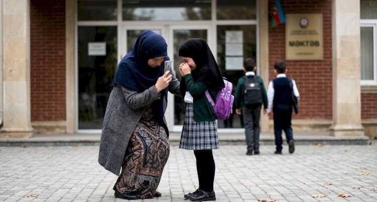 “Ana uşağa deyib ki, “sən ağla, videoya çəkəcəyəm”