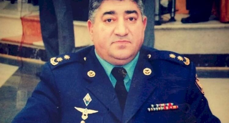 Polkovnik-leytenantın ölümü: Restoranda yıxılıb, başı betona dəyib