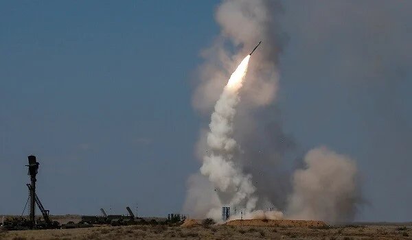 Ukrayna ilk dəfə bu raketlə rus qoşunlarına zərbə endirdi