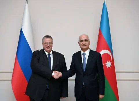 Mustafayev Overçukla Şimal-Cənub Dəhlizini müzakirə etdilər