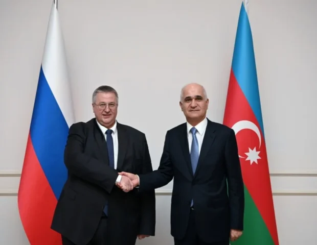 Mustafayev Overçukla Şimal-Cənub Dəhlizini müzakirə etdilər